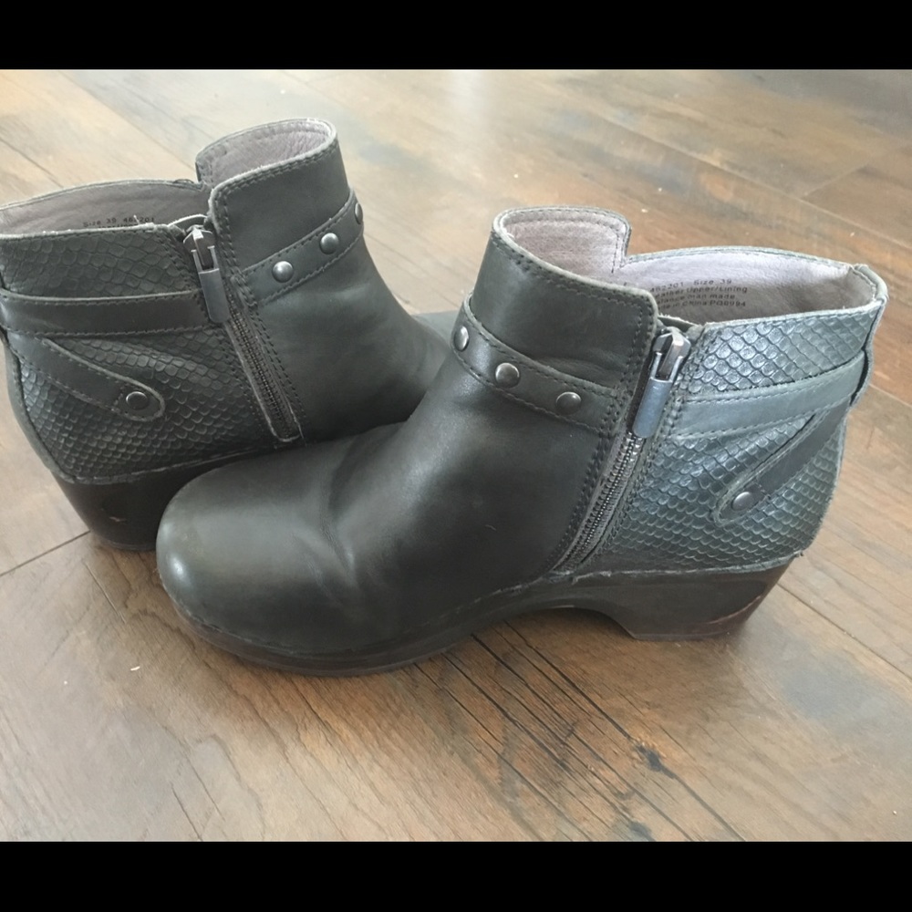 Rare Dansko booties. Sz 39